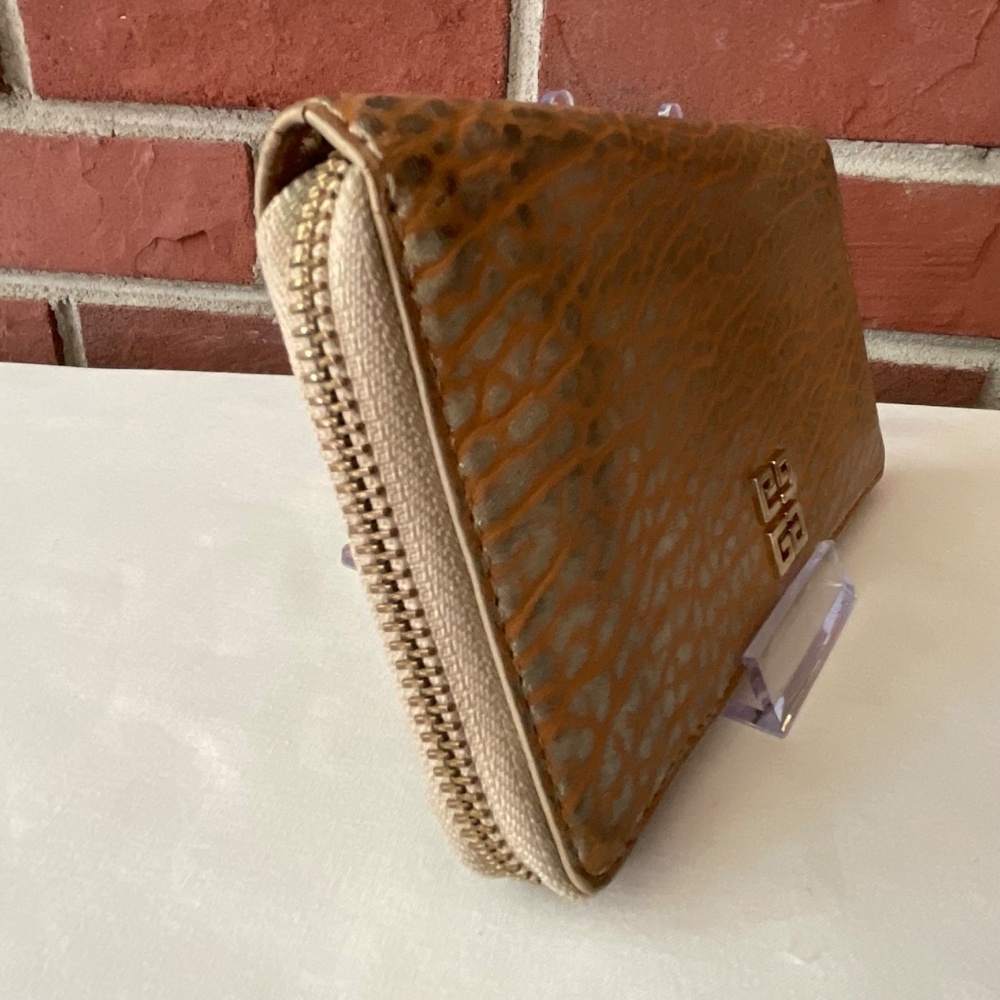Givenchy ST1029 Zip Around Tan-Silver Leather Wallet Logo - Picture 13 of 16
